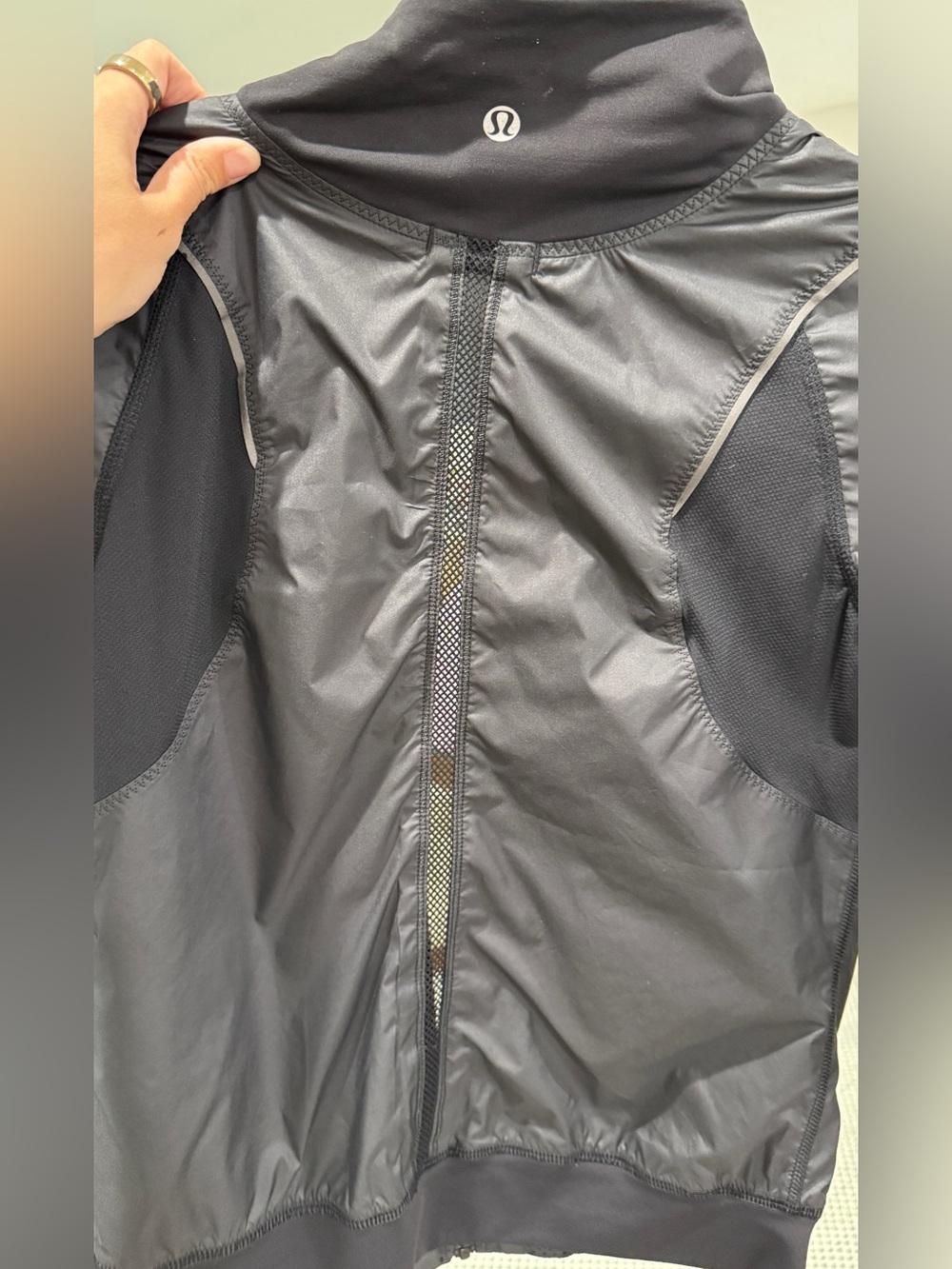 Lululemon Reversible Run: two to make it true jacket size 2 - Picture 13 of 13